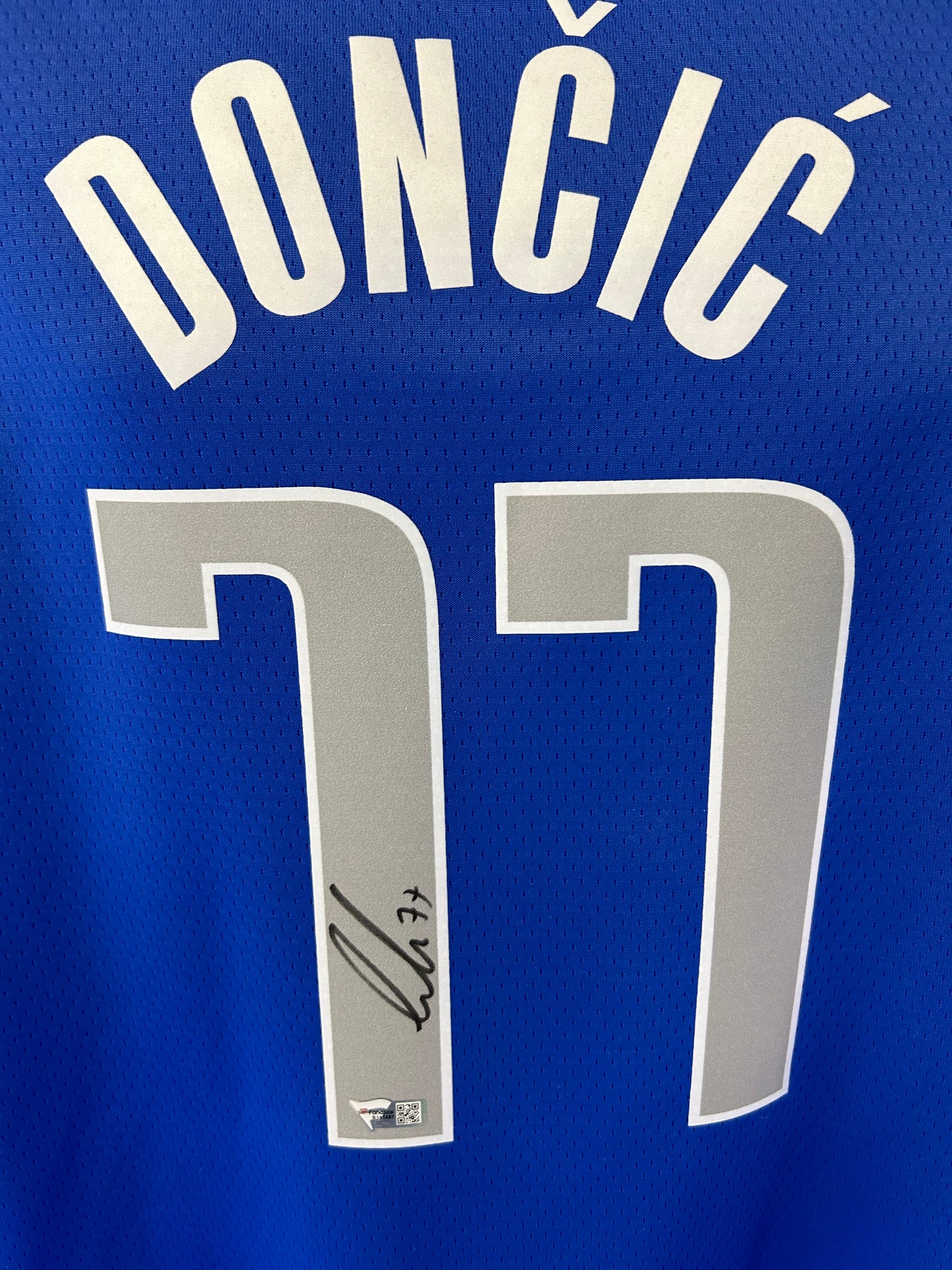 Signed Jersey - Luka Dončić
